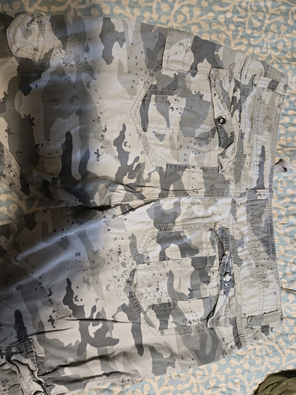 Levi's Gray & White Camo Cargo Shorts Size 9